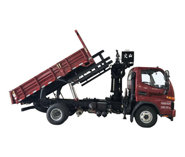 TRUCK WITH LOADING GRAPPLE