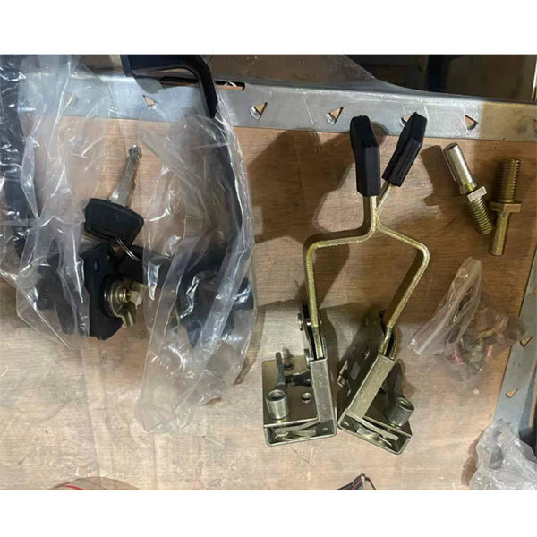 Запасные части погрузчика XCMG Замок двери кабины погрузчика XCMG 801503840