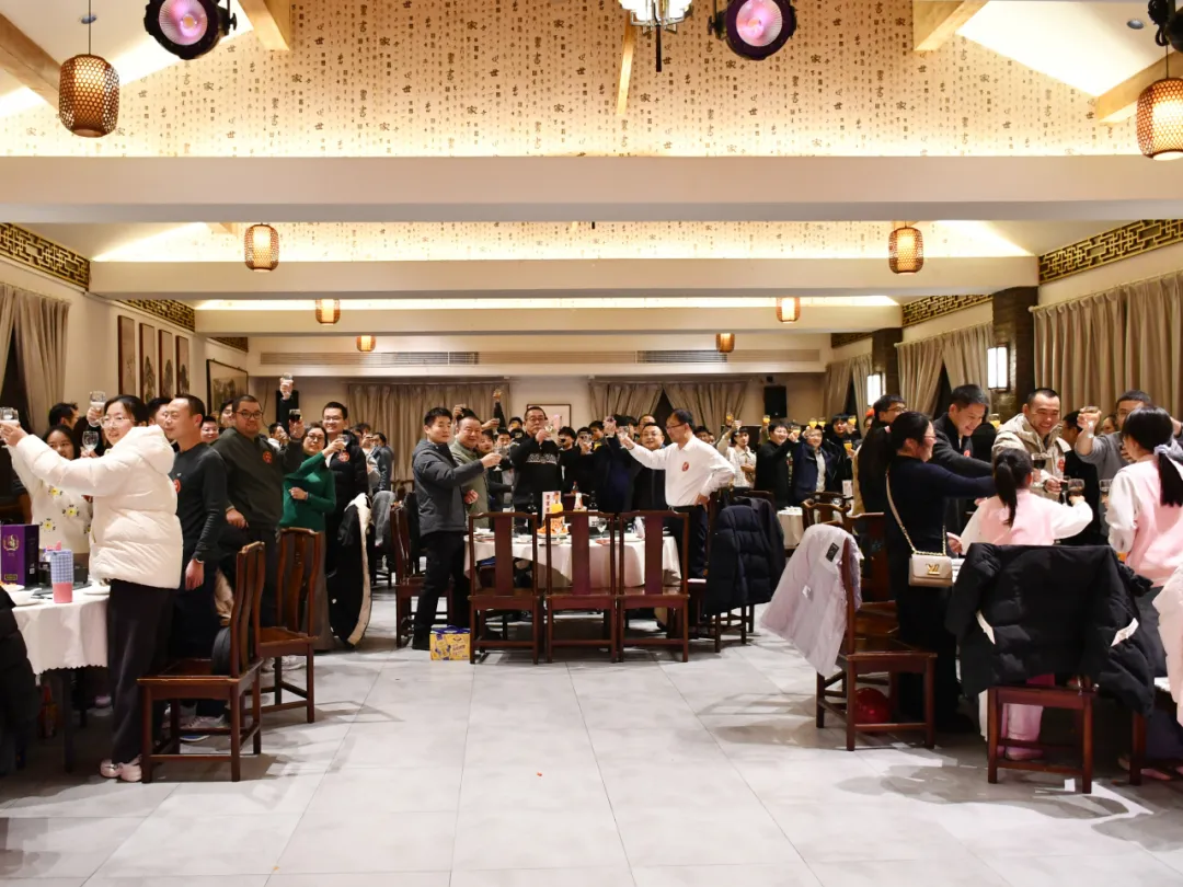 携手共进 逐光前行 丨糖智药业2025迎新年会