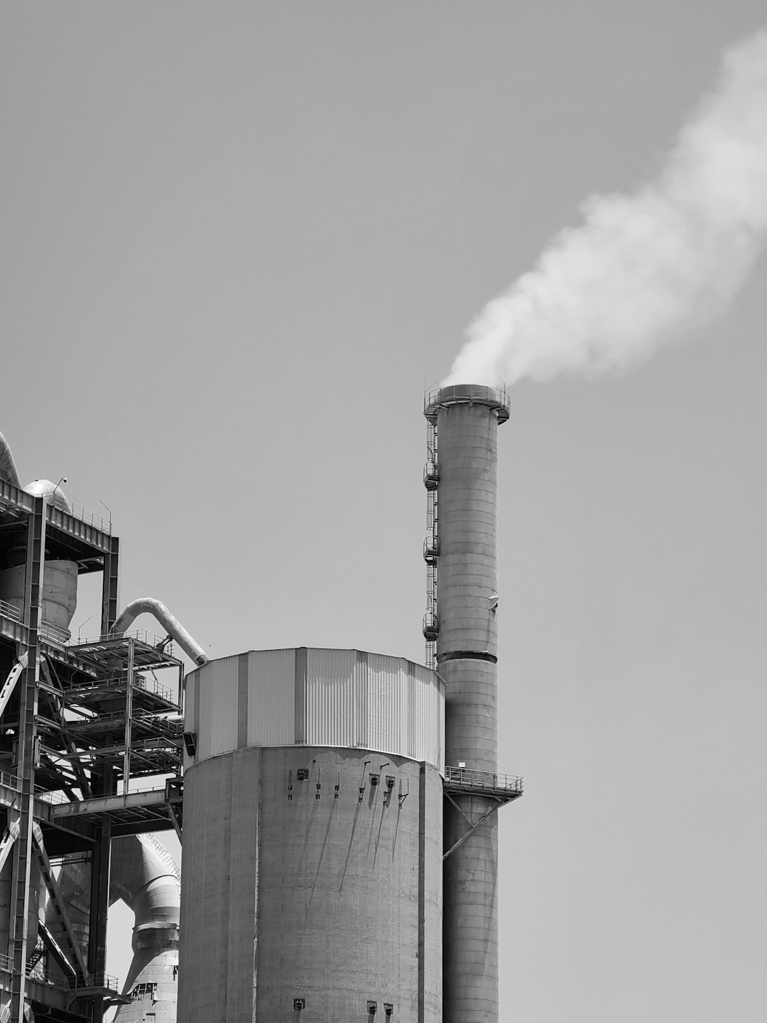 The European chemical equipment market is facing challenges, but overall demand is still growing