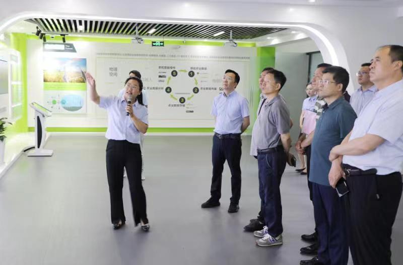 農(nóng)業(yè)農(nóng)村部全程機械化專家指導組水稻專業(yè)組赴中聯(lián)農(nóng)機調(diào)研