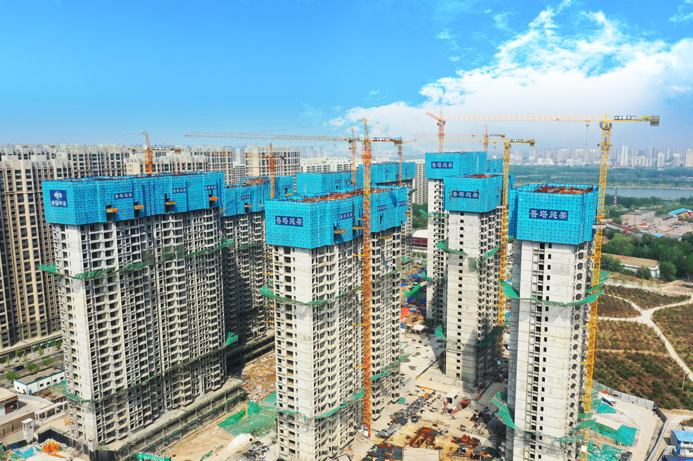 晉塔附著式升降腳手架參建恒大青運(yùn)城項(xiàng)目