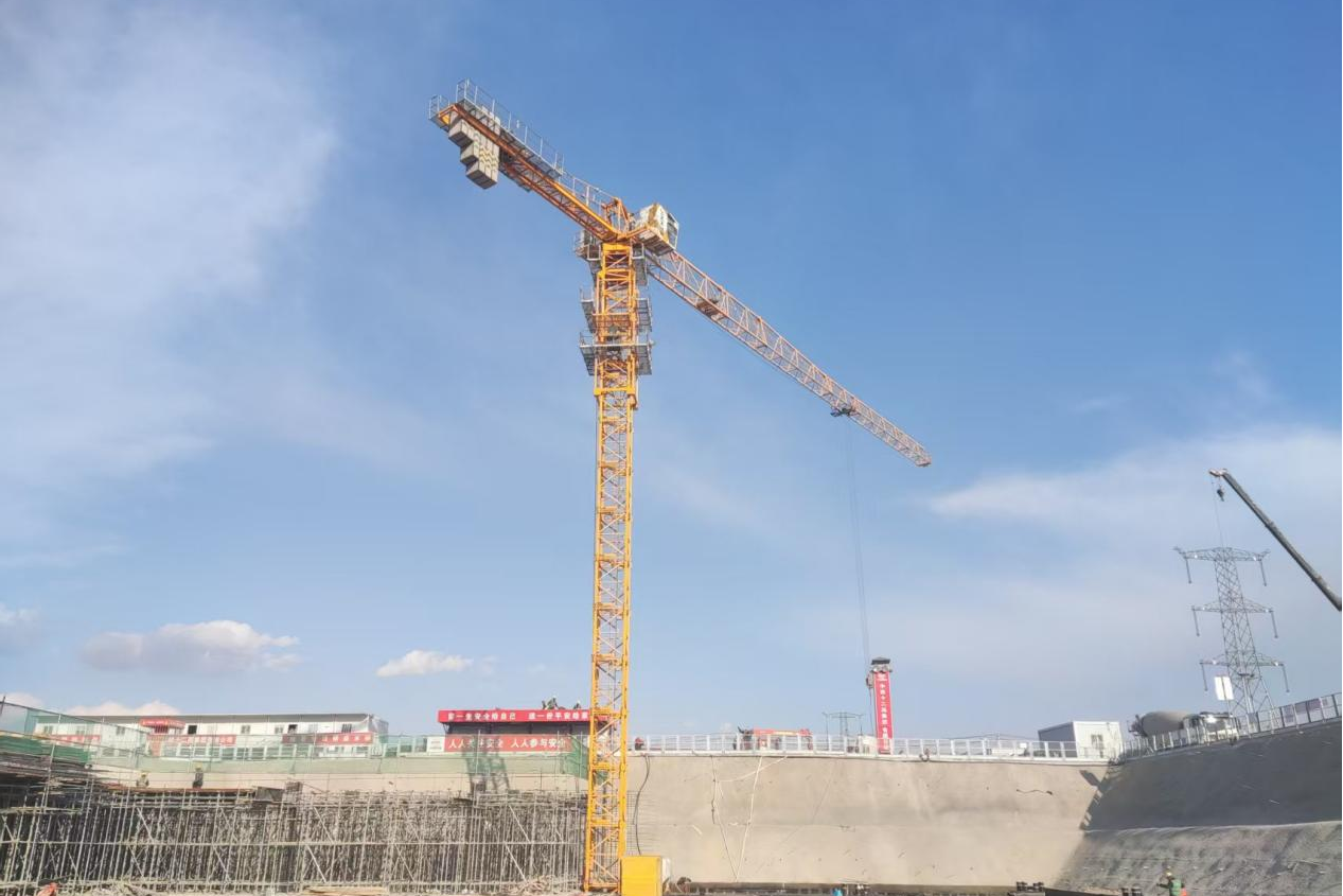 晉塔塔式起重機(jī)參建雄安新區(qū)大河片區(qū)安置房及配套設(shè)施工程標(biāo)段三二期工程項(xiàng)目