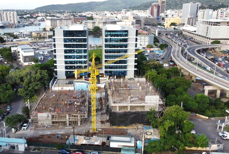 晋塔塔式起重机参建毛里求斯路易港培训中心项目
