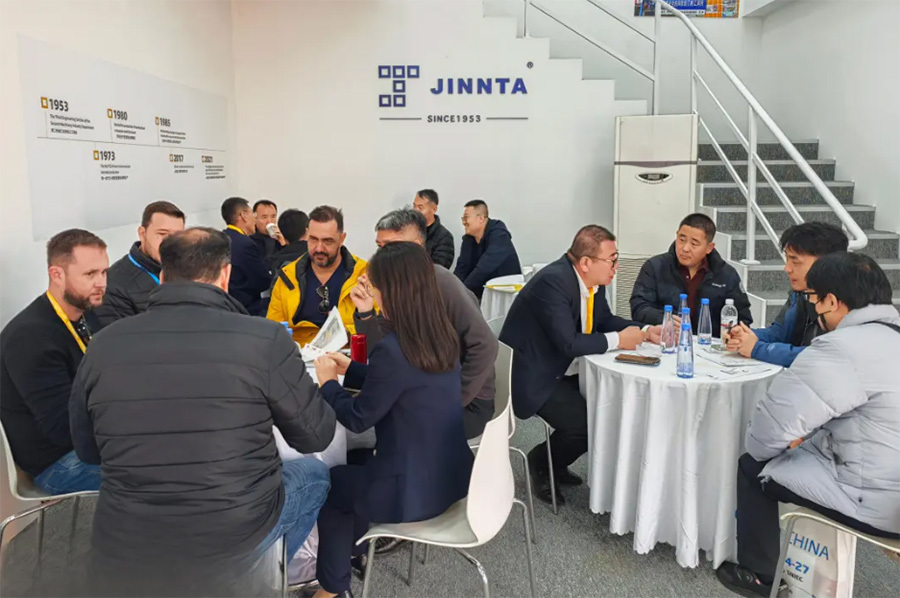 【bauma CHINA 2024】|精彩繼續，帶你感受寶馬展晉塔展會熱潮！