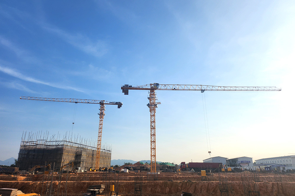 晉塔塔式起重機參建廣東省廣州市從化區(qū)世盛紙制品智能包裝項目