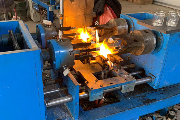 Bottom sealing machine Bottom sealing machine
