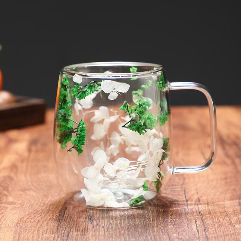 Double cup with flower