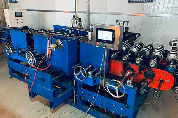 Singeing and sealing machine Singeing and sealing machine