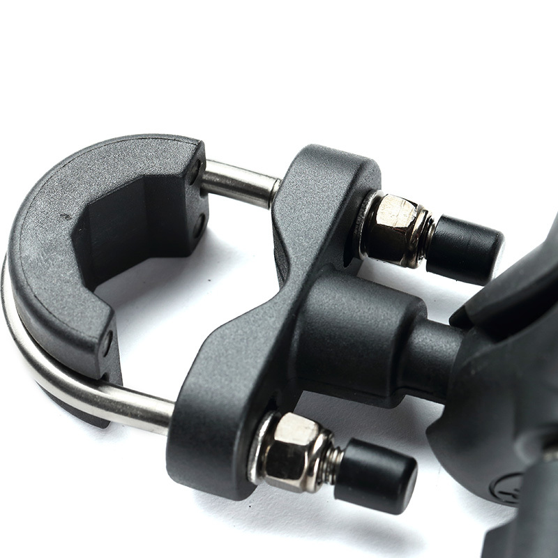 It is mounted on the handlebar of the motorcycle(103).jpg