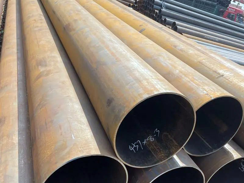 Galvanized seamless pipe