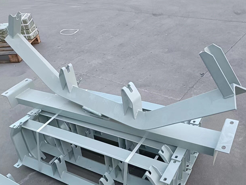 Friction aligning bracket