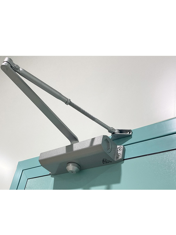 Surface-mounted door closer