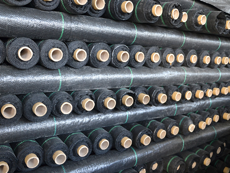 PP woven weed control mat