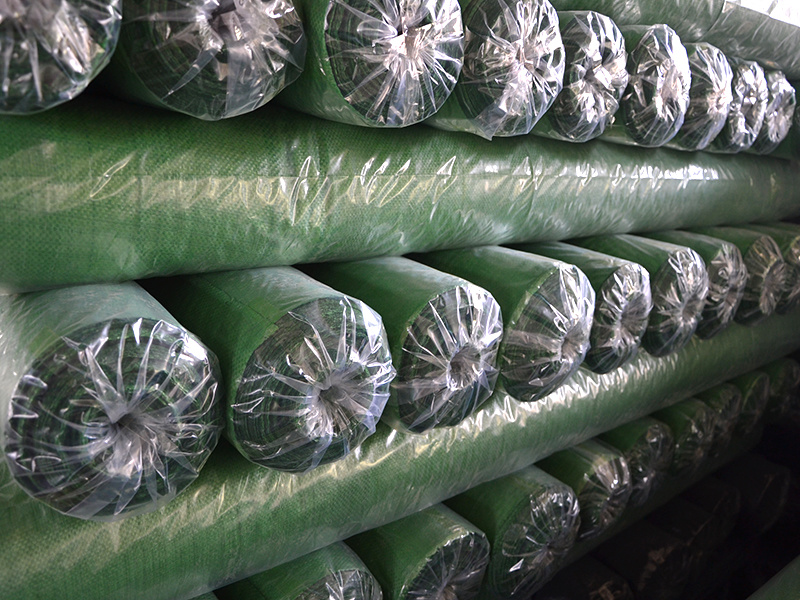 PP woven weed control mat