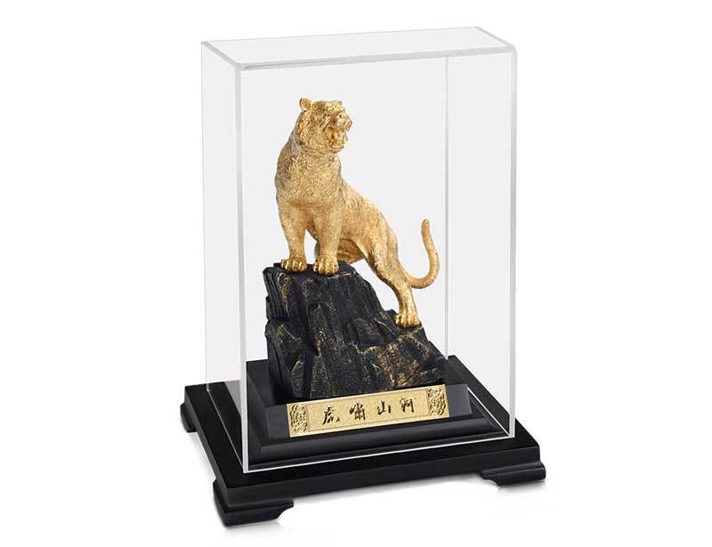 Gold foil gift tiger roaring mountains and rivers