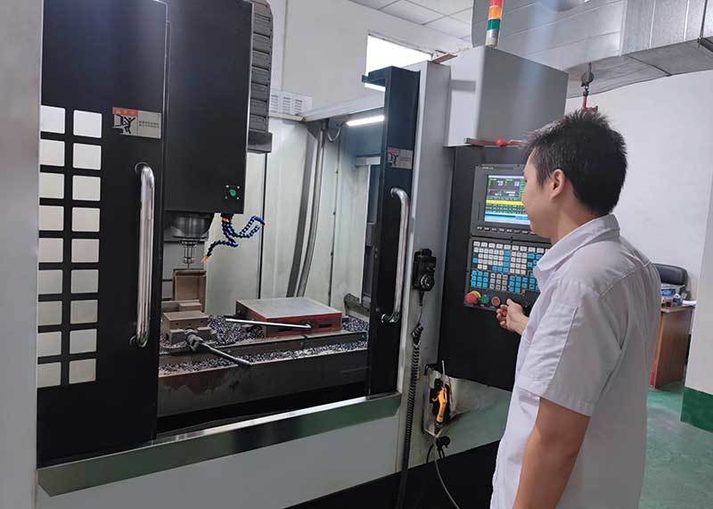 Mold manufacturing Mold manufacturing