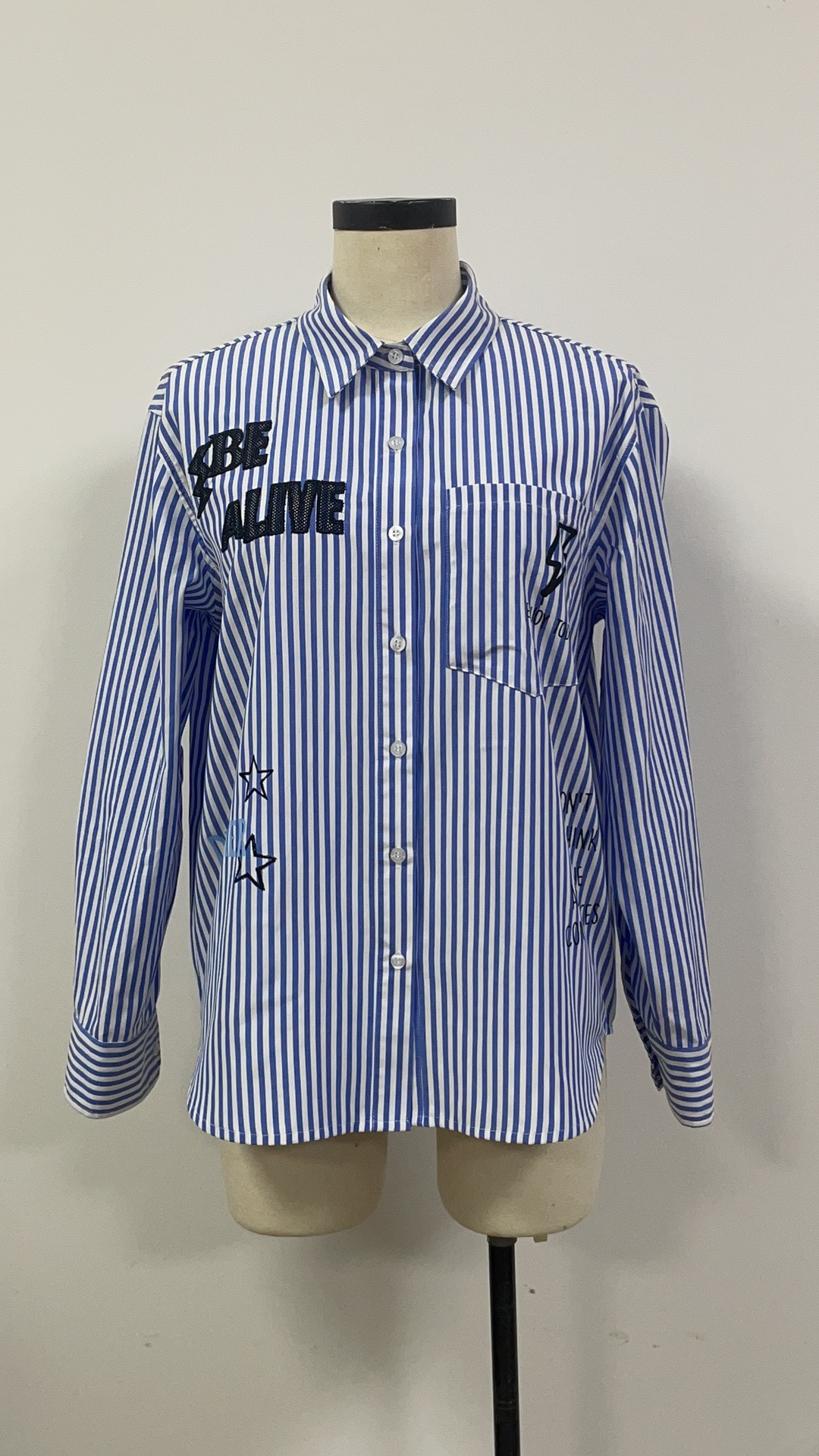 2469 Letter printed striped blouse