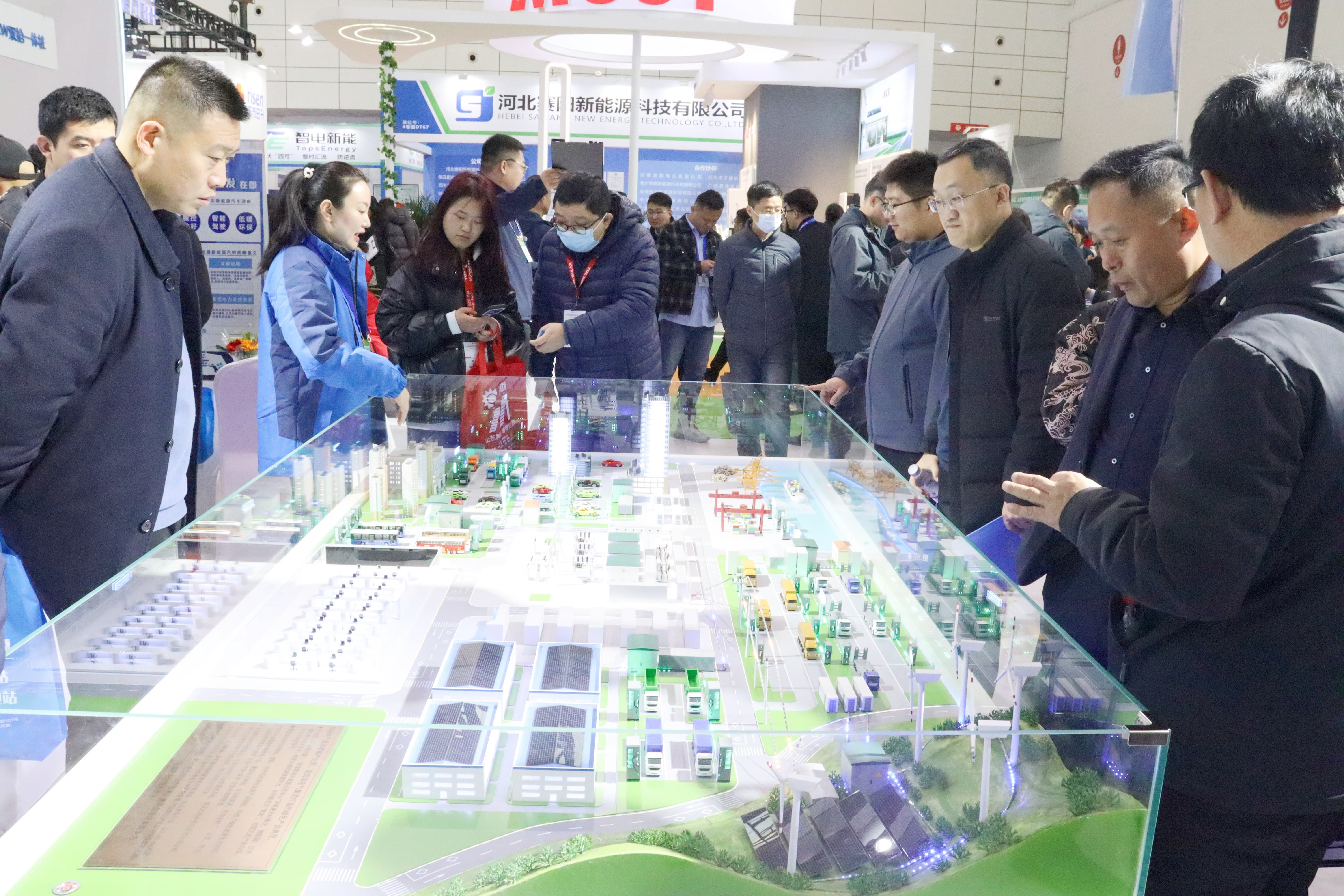 凯瑞电气集团及中创时代亮相2025第二十届中国国际太阳能利用大会，展位爆棚引关注