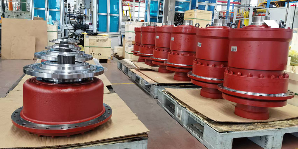 Six automated assembly lines were established, with production capacity reaching 100,000 units Six automated assembly lines were established, with production capacity reaching 100,000 units