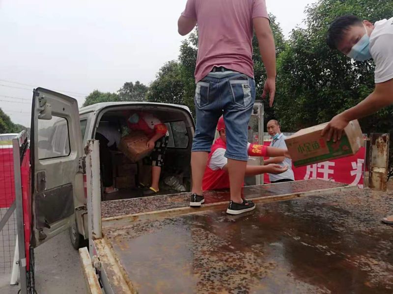 疫情無情人有情 捐贈物資防疫情