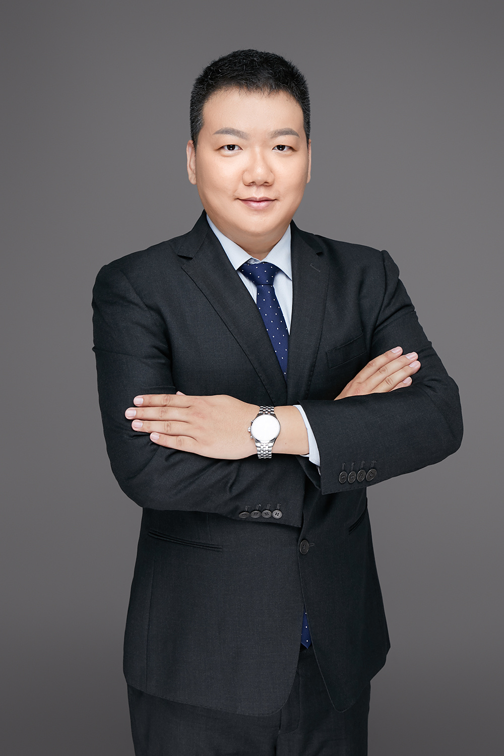 杨  凯
