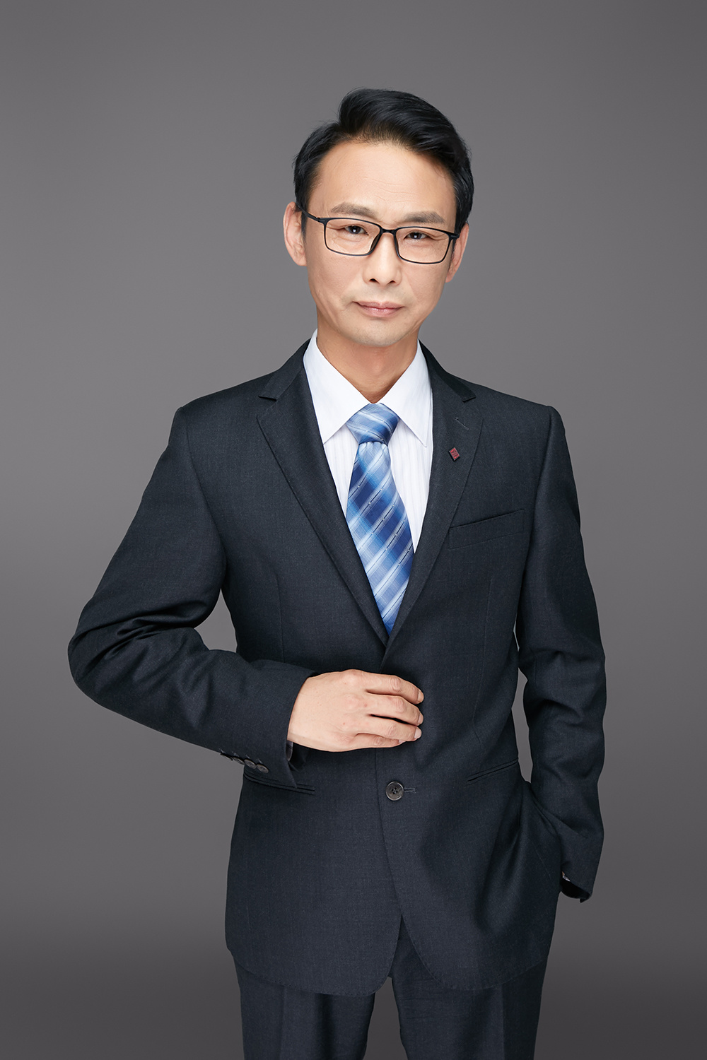 侯卫东