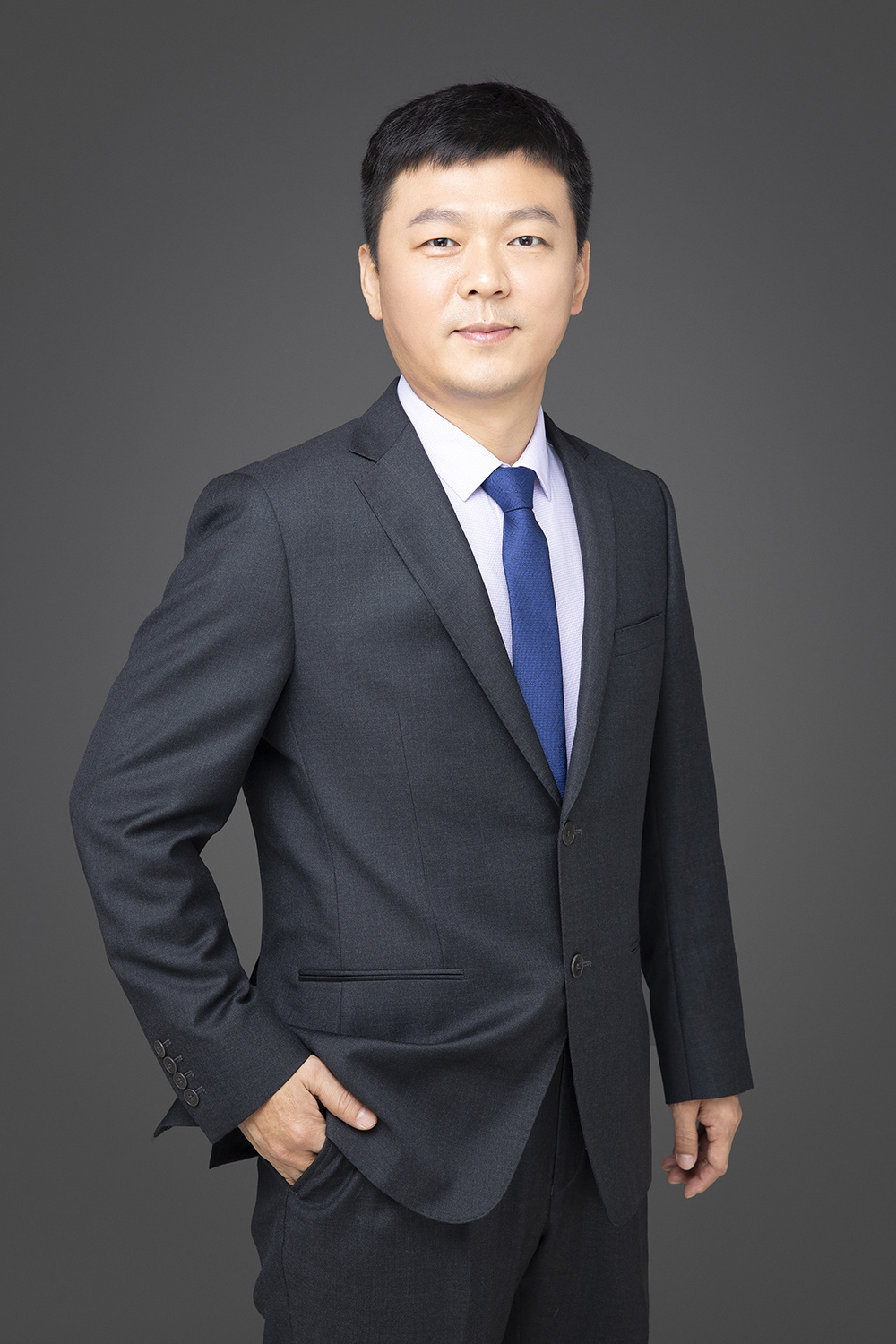 张  宁