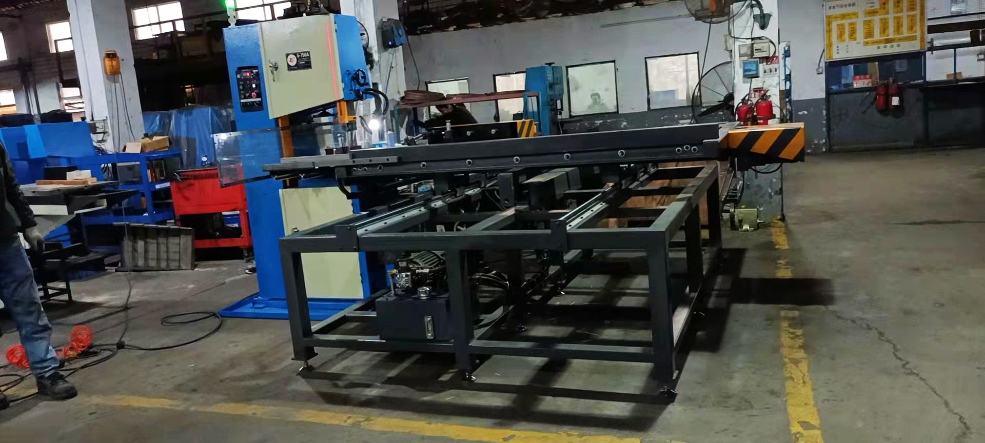 High-speed vertical saw