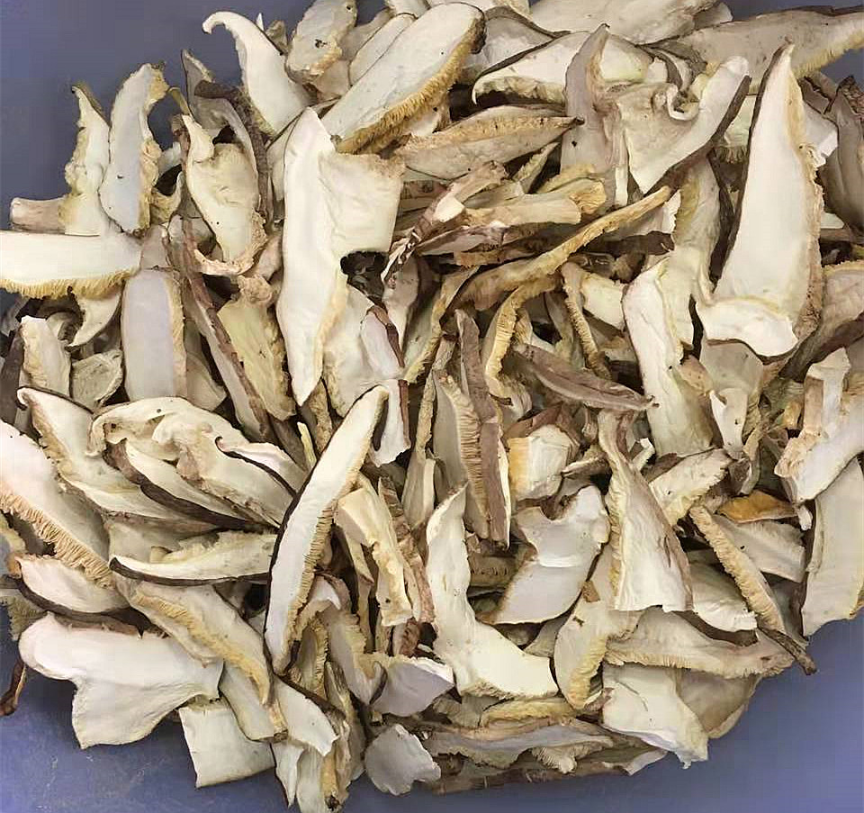 Dehydrated shiitake mushroom slices 