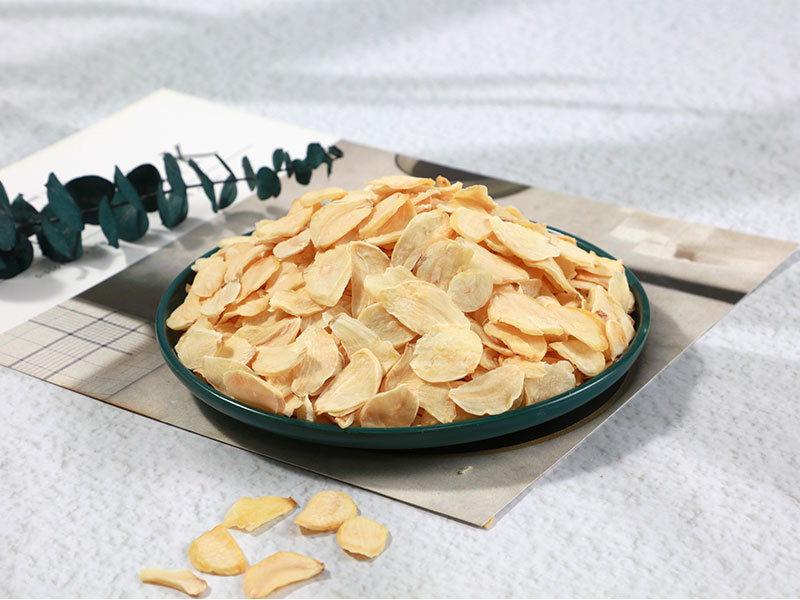 Garlic flakes
