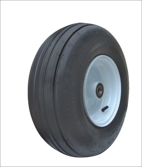 Large sized inflatable tires with smooth treads, wear-resistant rubber wheels for wheel barrows.