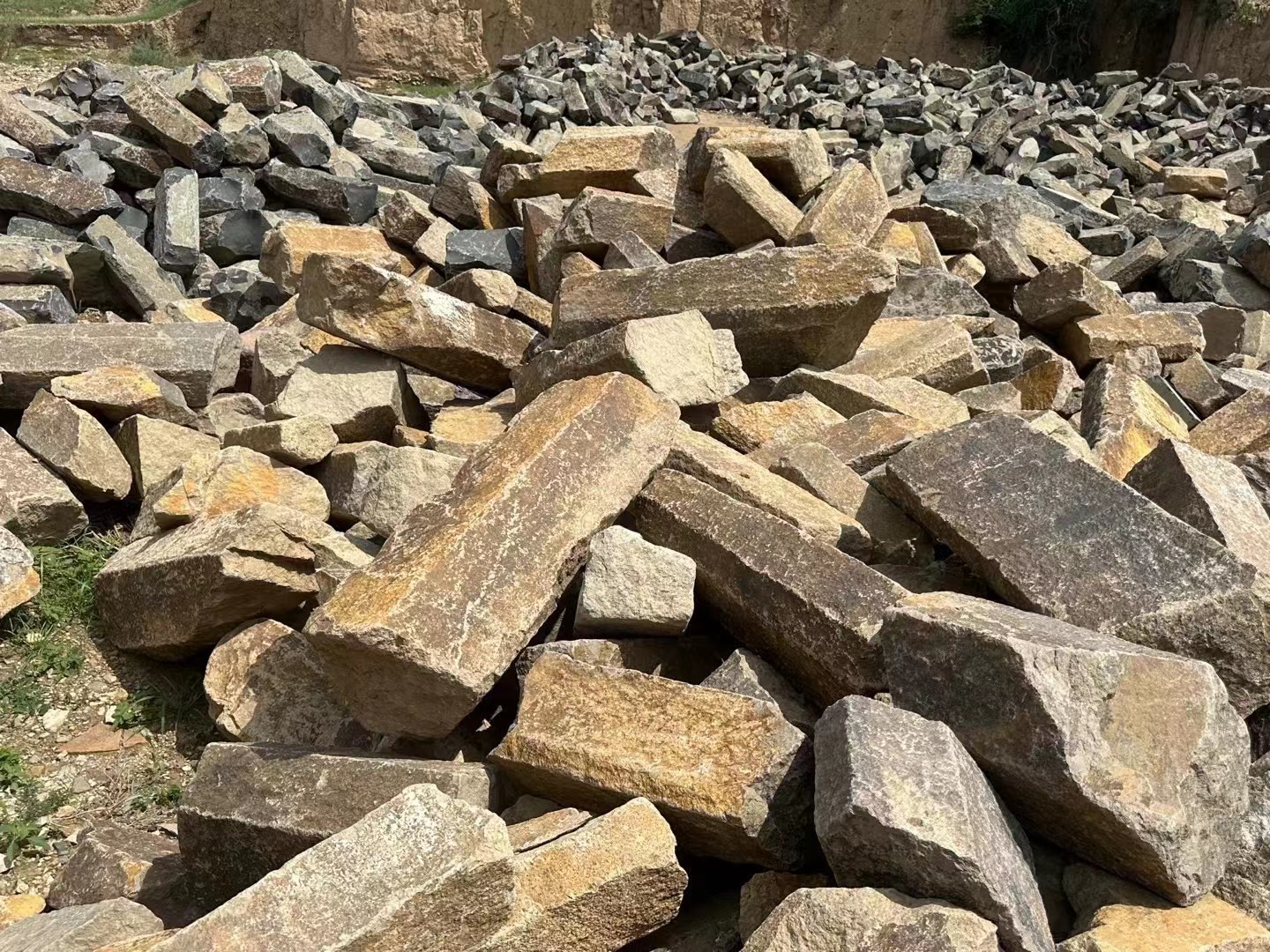 BASALT COLUMN