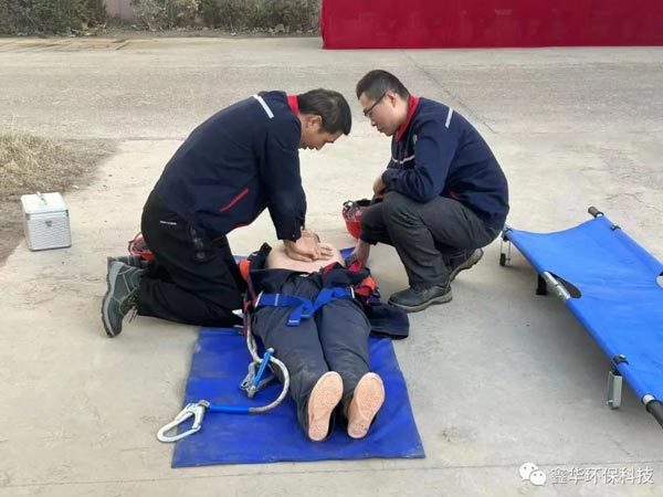 كن دائمًا مستعدًا لمنع المخاطر وإجراء تدريبات قتالية فعلية لتعزيز السلامة