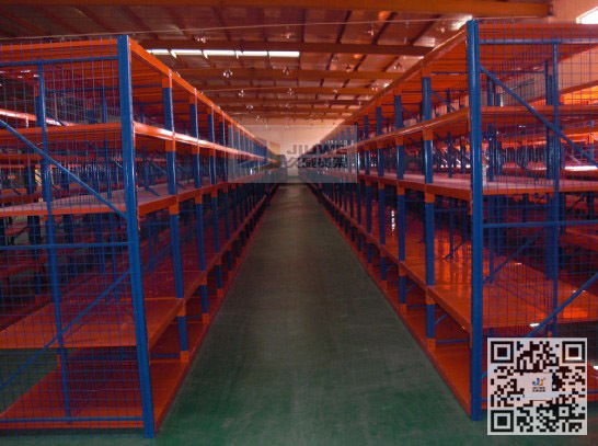 The medium-sized shelf of a large warehouse in Haidilao was successfully completed.