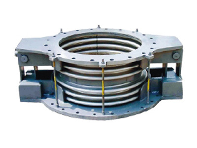 Double hinged transverse corrugated compensator