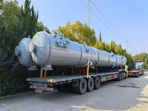 Separate pressure vessel