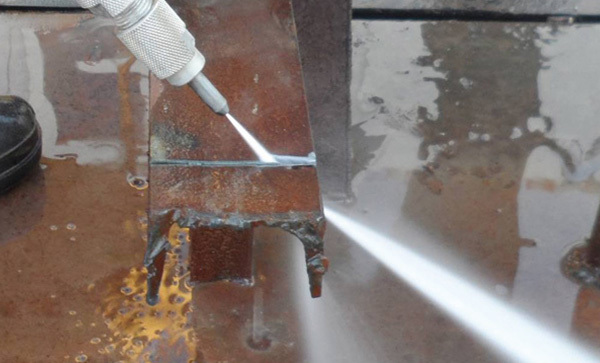 Ultra-high pressure pump