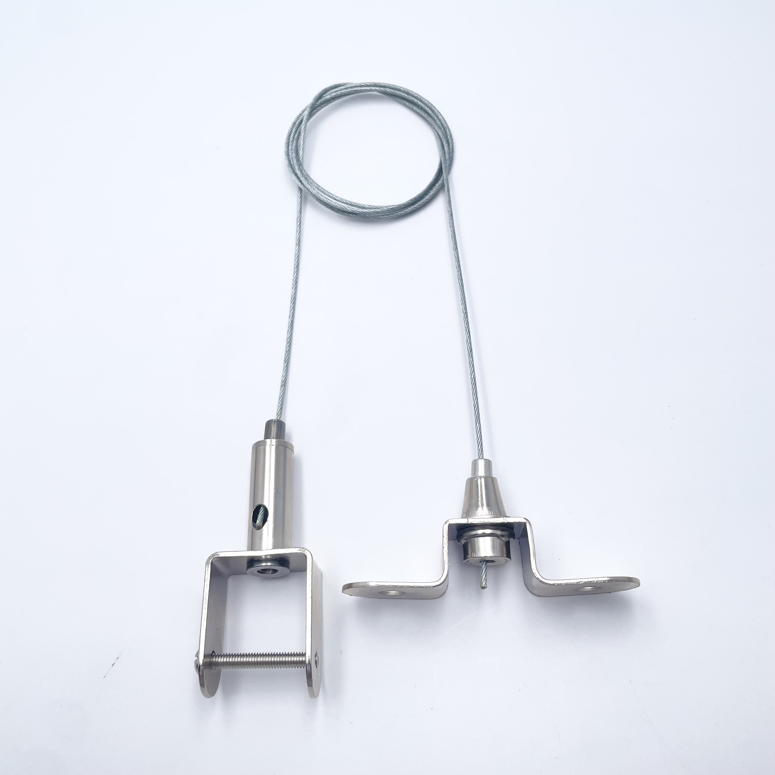 Steel wire with clip for acoustics