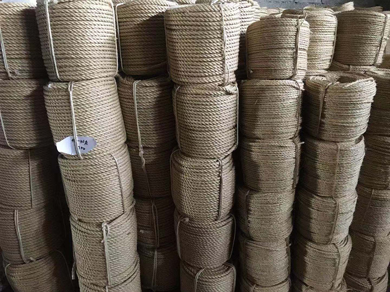 The use of a wide range of hemp rope, can be used for the number of transport, binding grass, and other environmental purposes