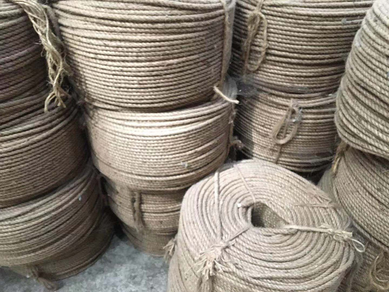 What is the type and characteristics of hemp rope