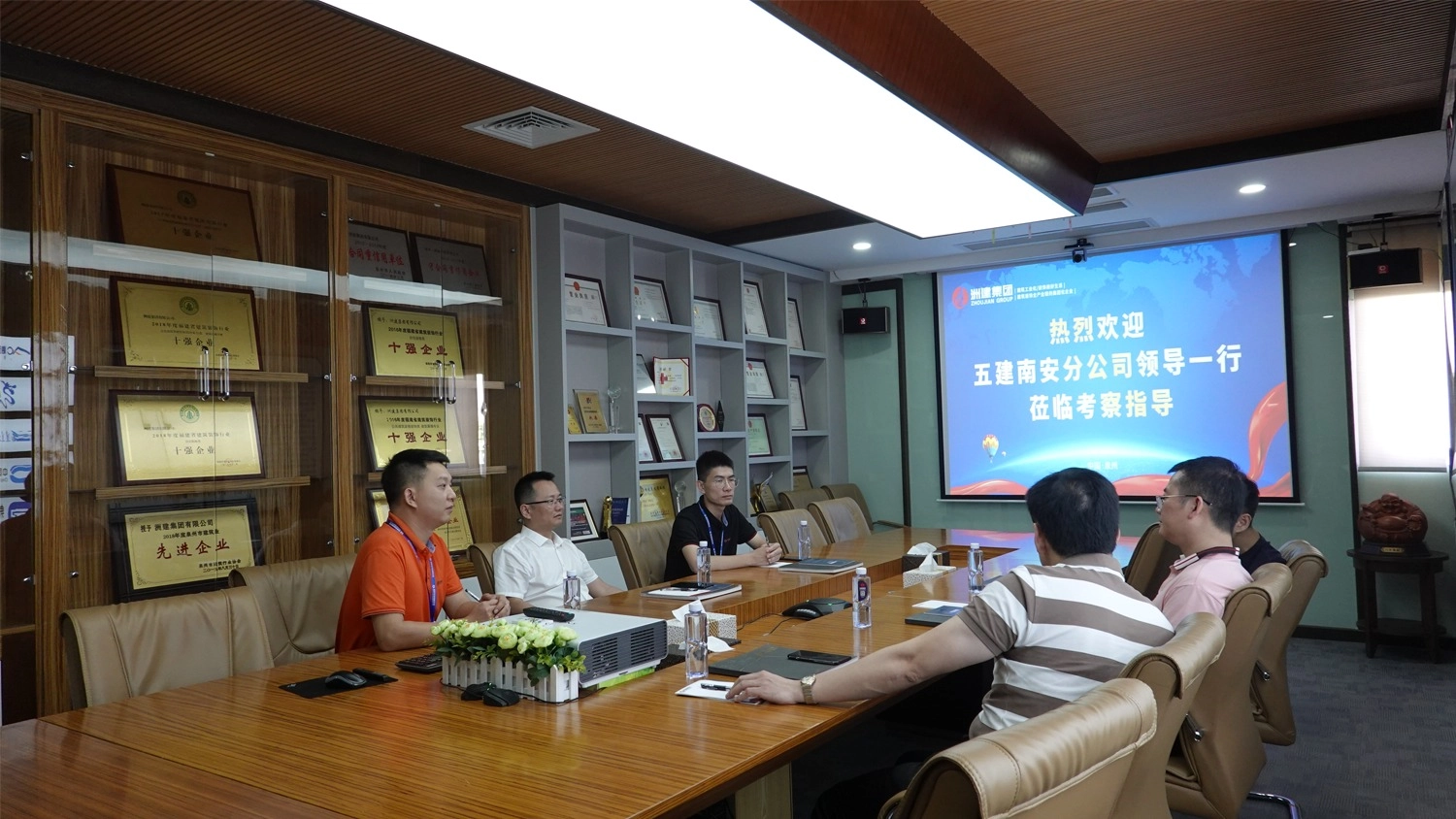 熱烈歡迎五建南安分公司領(lǐng)導(dǎo)蒞臨考察指導(dǎo) 熱烈歡迎五建南安分公司領(lǐng)導(dǎo)蒞臨考察指導(dǎo)