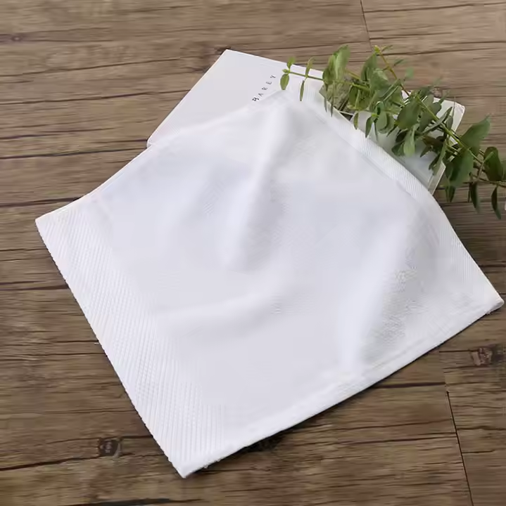 工厂供应现货白色 100% 棉 32x32cm酒店可再用棉布面巾浴巾