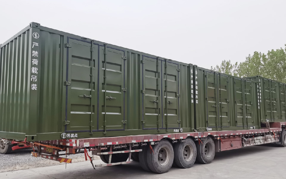 Equipment container