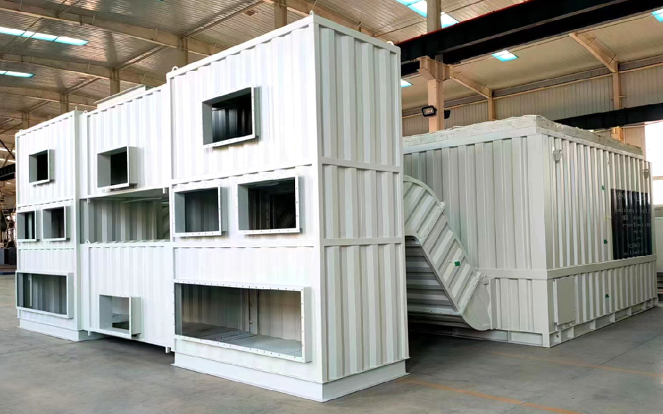 Equipment container