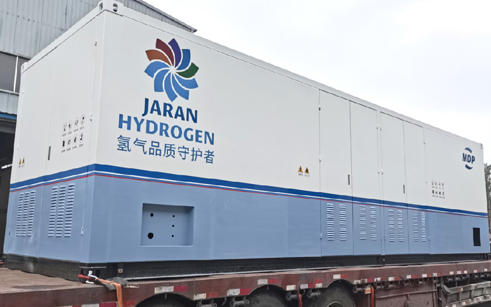 Equipment container