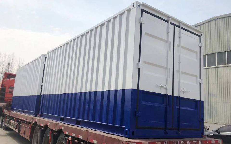 Equipment container
