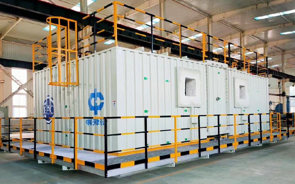 Equipment container