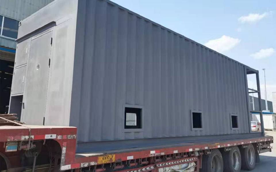 Equipment container