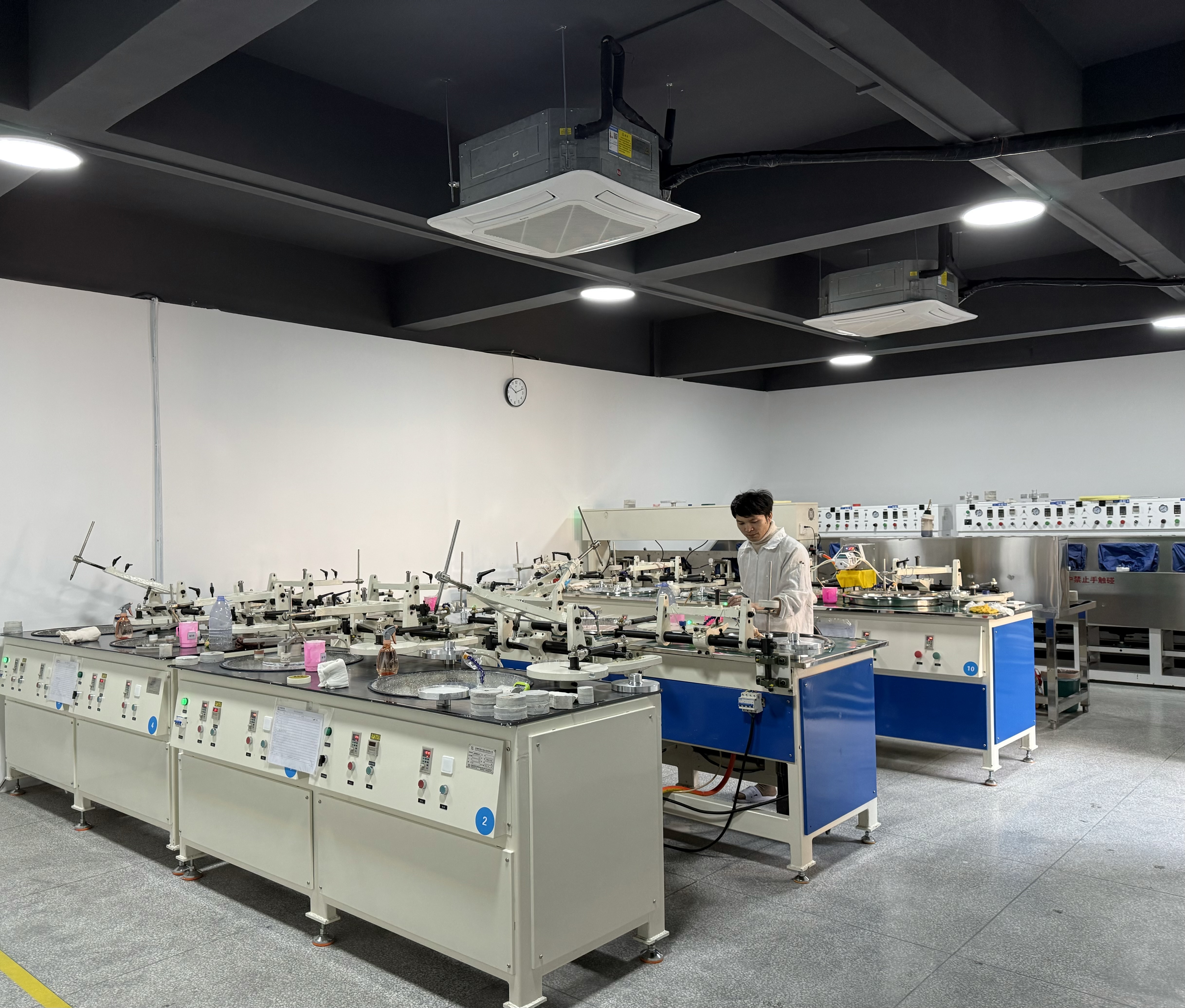 Machine polishing workshop